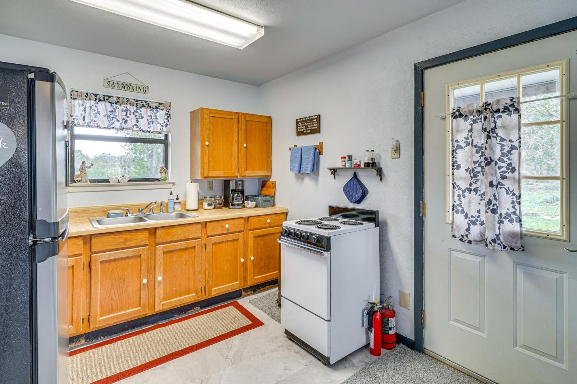 Cozy Kerrville Guest Cottage Near Guadalupe River! Exterior photo