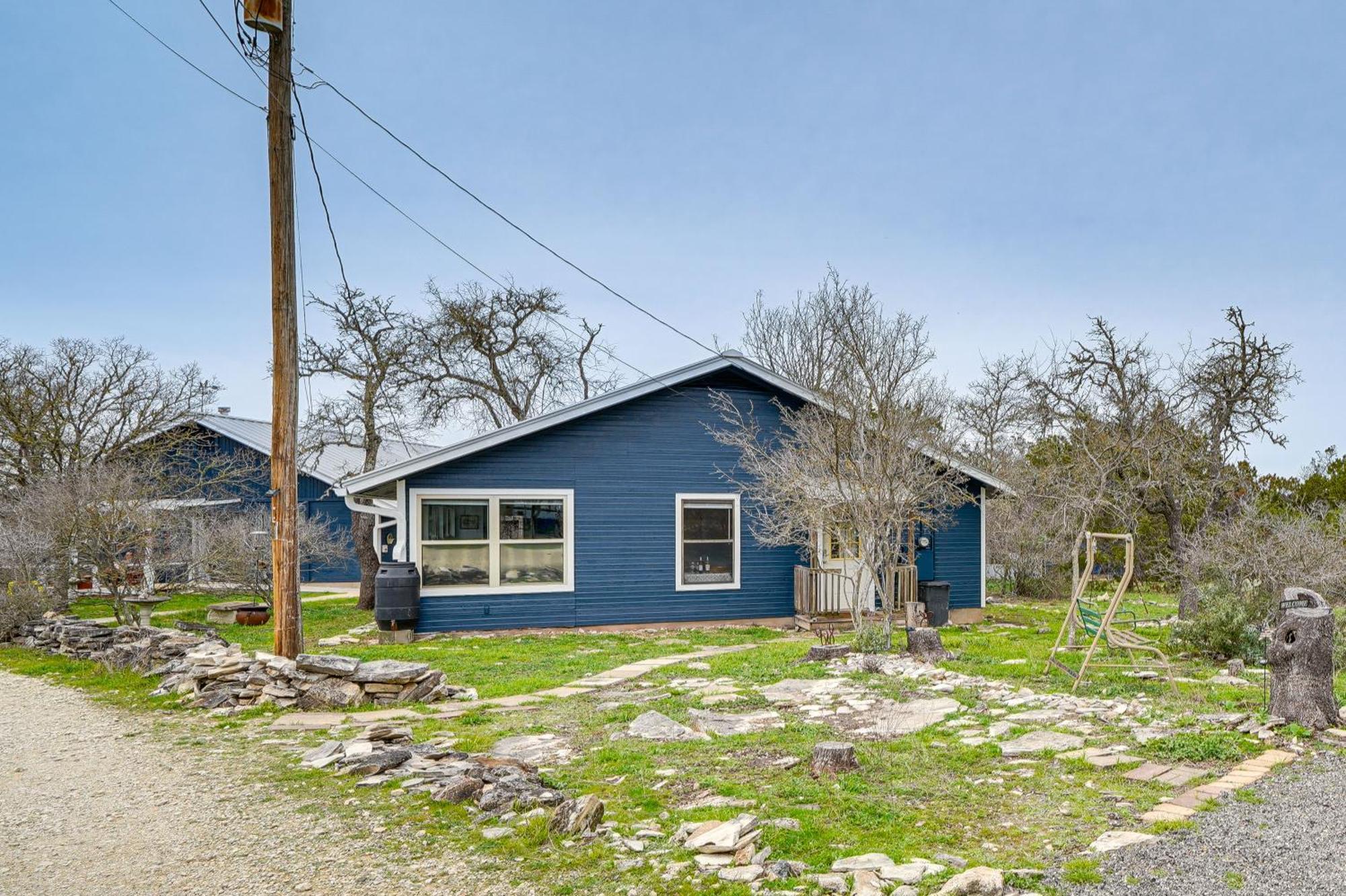 Cozy Kerrville Guest Cottage Near Guadalupe River! Exterior photo