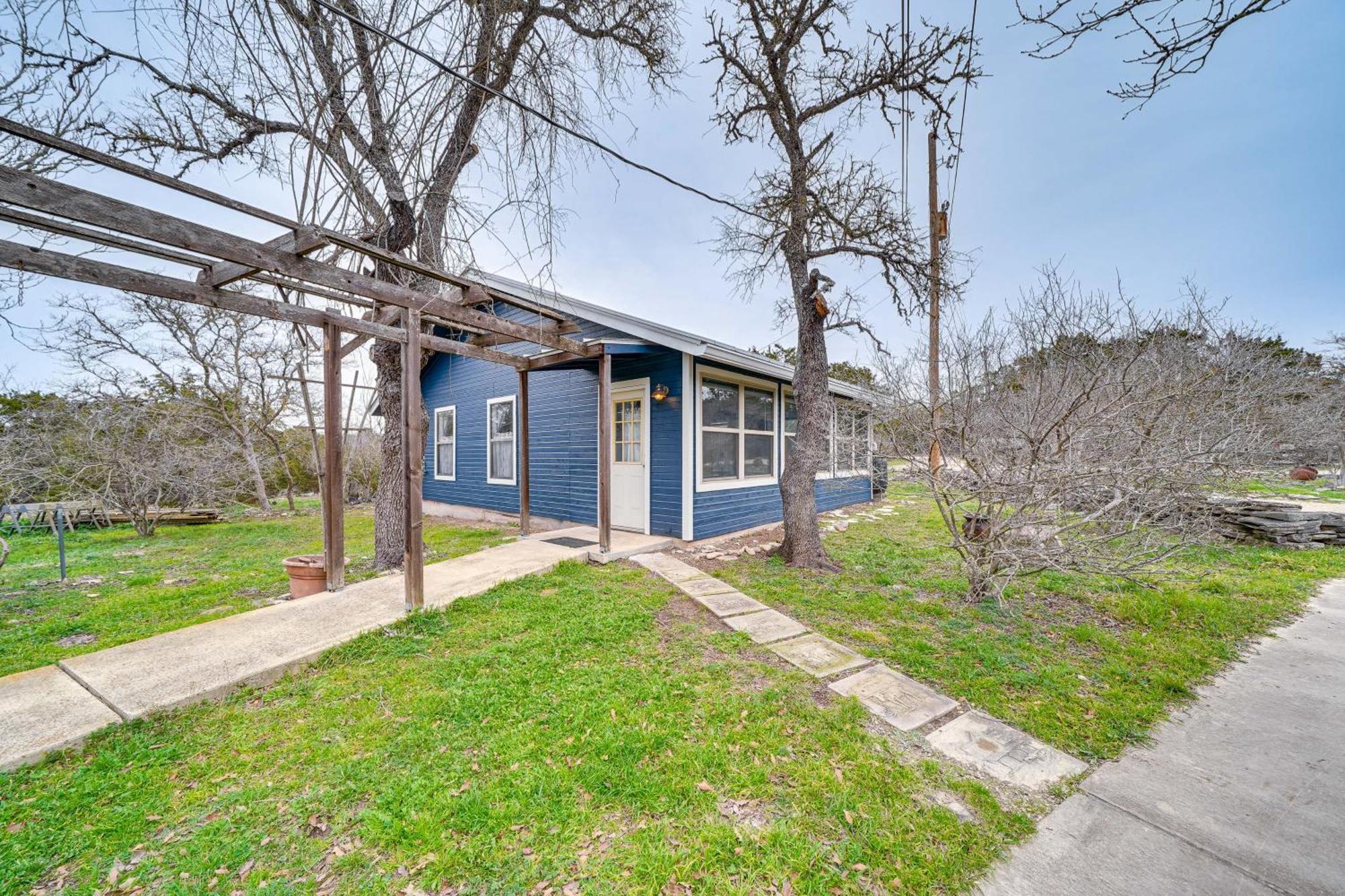 Cozy Kerrville Guest Cottage Near Guadalupe River! Exterior photo